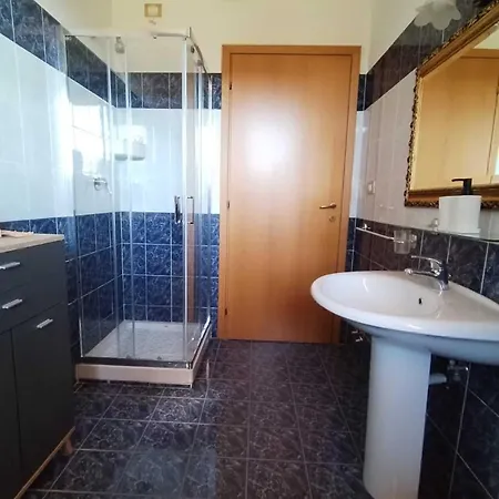 Corina - Vicino Al Mare * Pescara